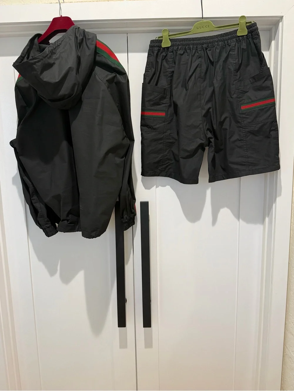 Gucci Black Hoodie with Cream Logo Label and Red-Green Ribbon Short Set